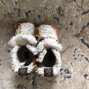 Baby Ugg Shoes, size 6
